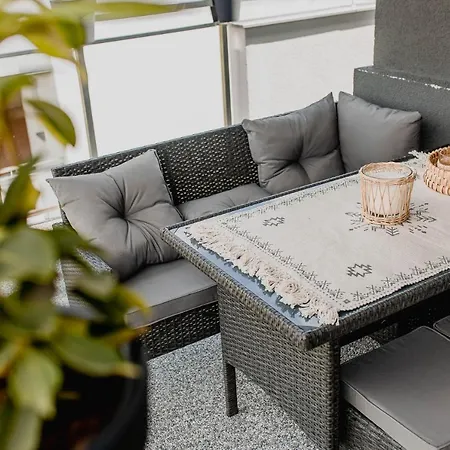 Apartament Nad Jeziorem Sajmino Apartment *