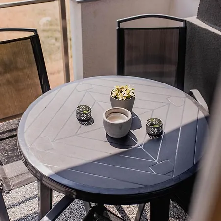 Apartament Nad Jeziorem Sajmino Apartment *